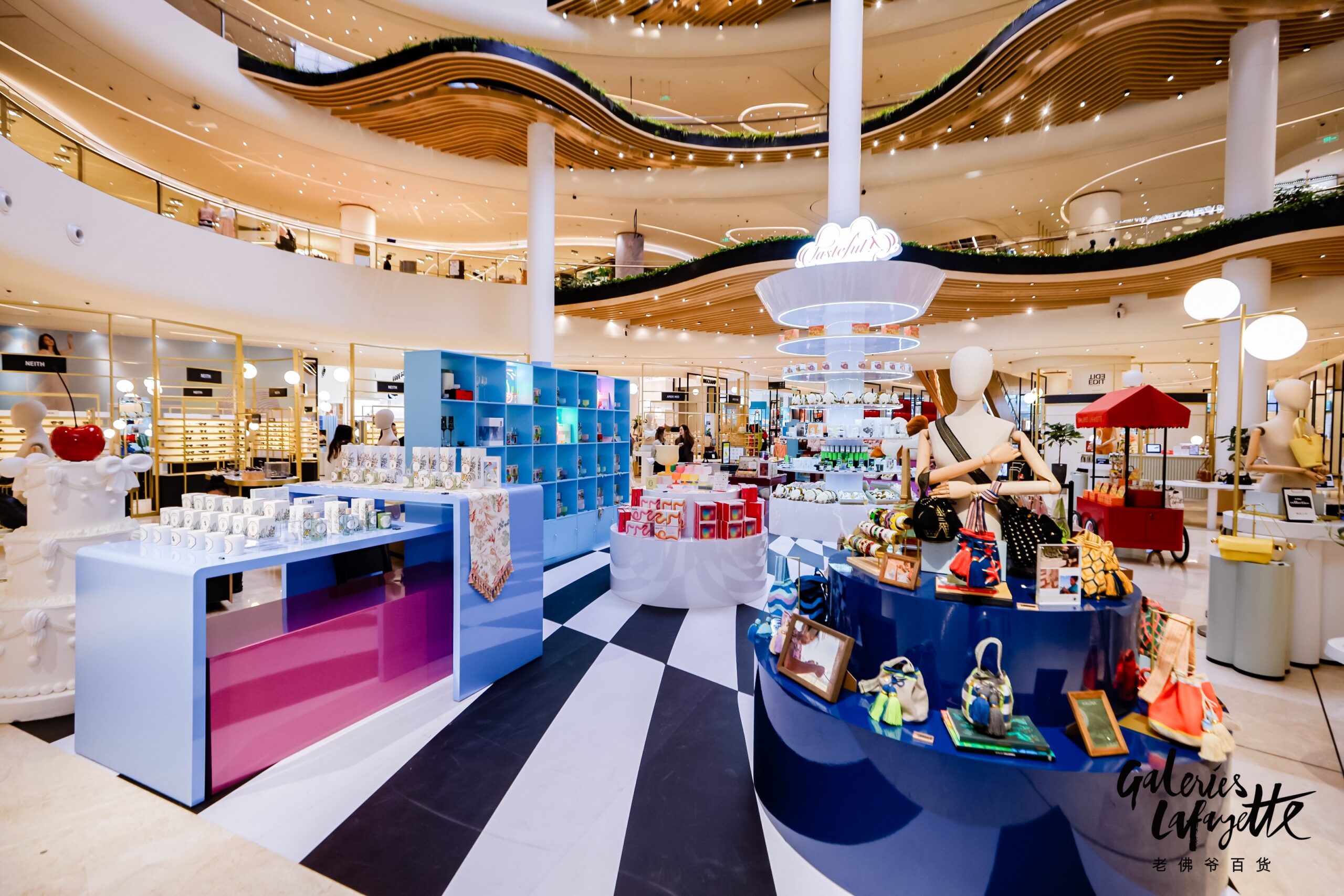 老佛爷百货焕新启幕 seasonal market &ndash; nowre现客